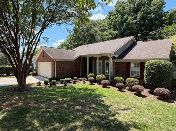 12207 Landing Green Dr, Charlotte, NC 28277