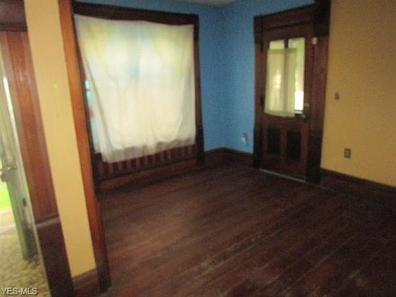 4th image of 33 Union St