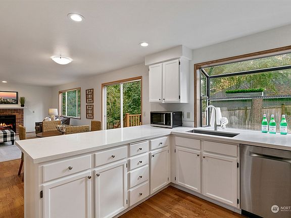 4th image of 22501 NE 9th Drive