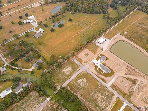 2nd image of 10336 Bayou Blvd