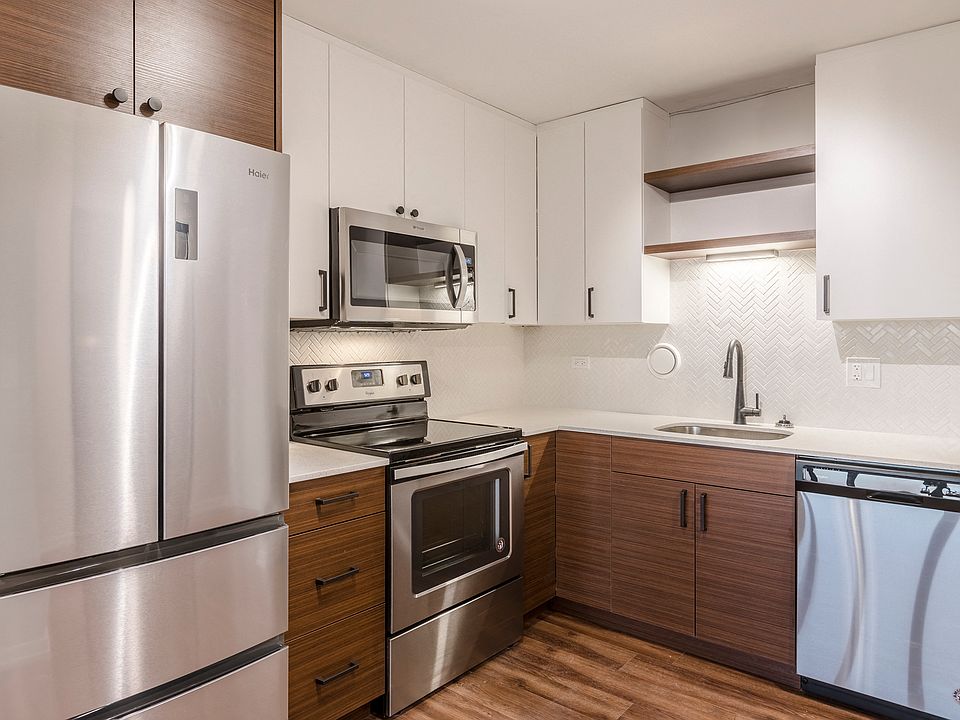 Park Michigan Renovated Unit - Kitchen
