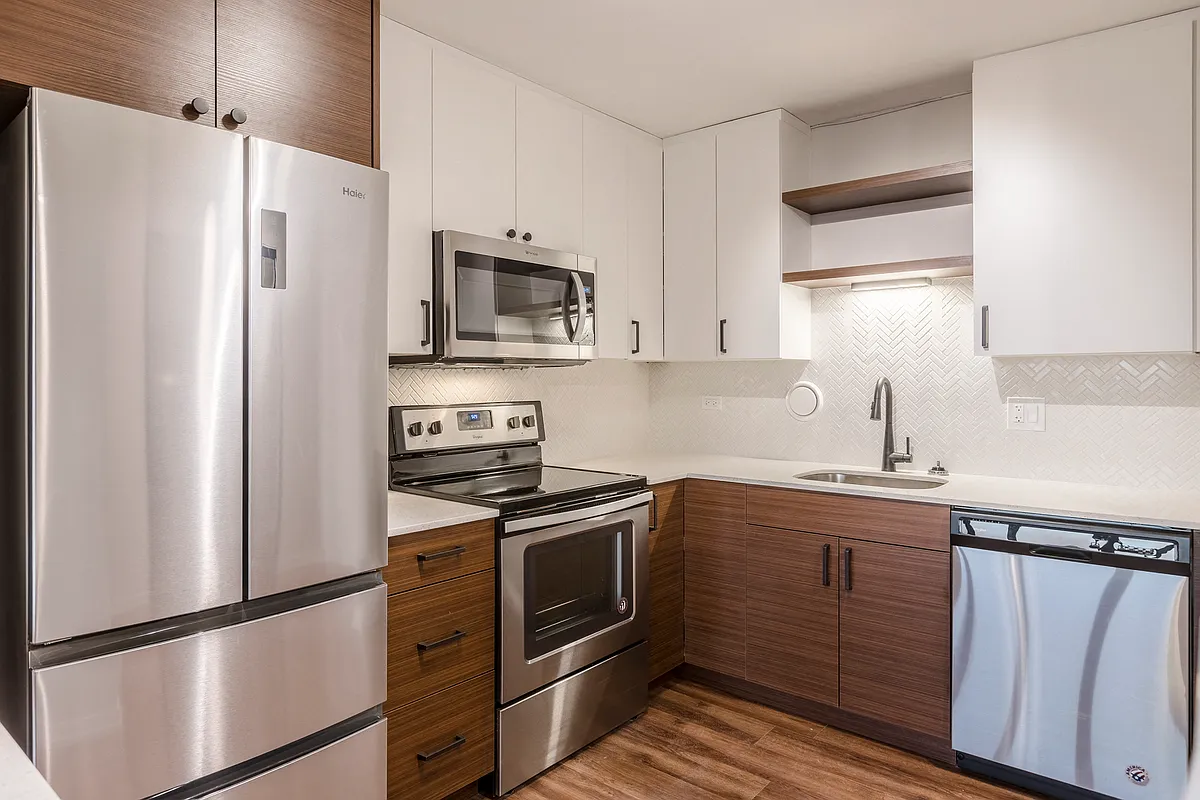 Park Michigan Renovated Unit - Kitchen - Park Michigan - 1212 S Michigan Ave