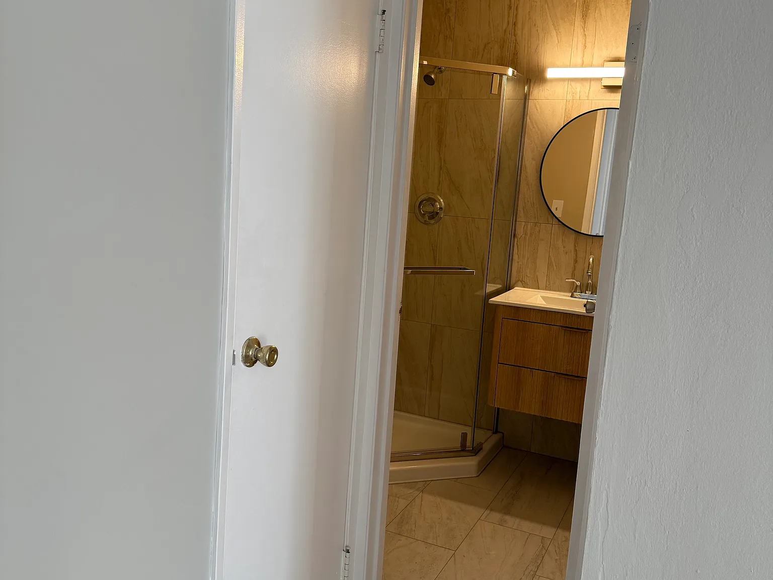 3 bed, 1099 sqft, $2,980 — Photo 4