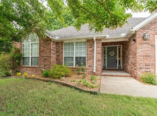 5588 E Country Rdg, Fayetteville, AR 72701