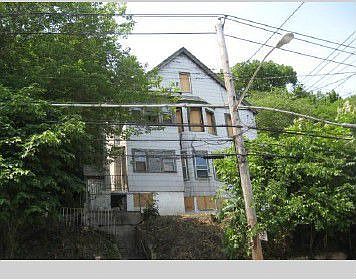 2nd image of 580 Van Duzer St