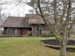 9401 Kings Ct, Brecksville, OH 44141