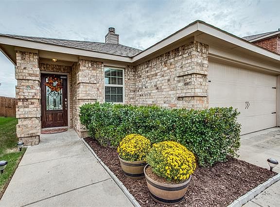 3rd image of 1712 River Oak Ln