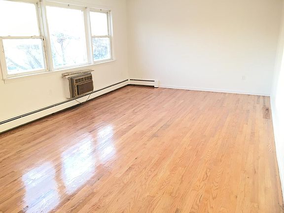 3rd image of 4503 202nd St Fl 2