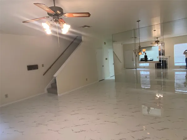 2856 Holly Hall St #2856, Houston, TX 77054