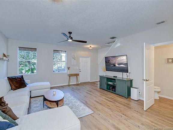5th image of 2150 SE Labelle Dr