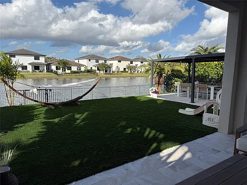 17507 SW 43rd St Photo 1