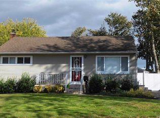 7 Biel Dr, Amityville, NY 11701