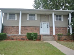 7011 Camelot Dr, Little Rock, AR 72209