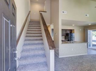 100 S Locust Grove Rd #L-104, Meridian, ID 83642