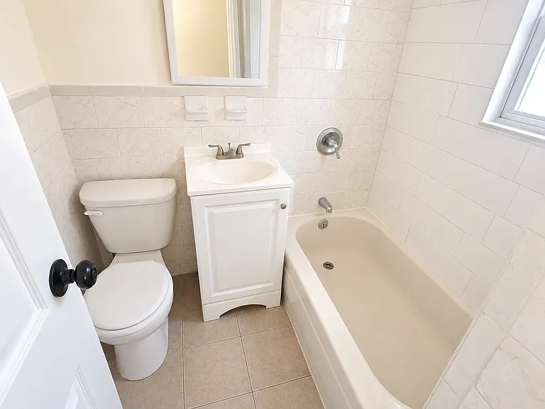 180 Columbia Ave #3A — Photo 4