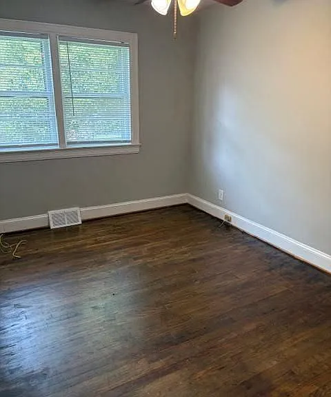 114 N Meade St #B — Photo 10
