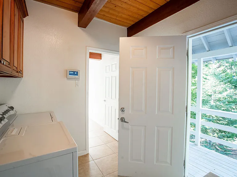 521 Pioneer Rd — Photo 17