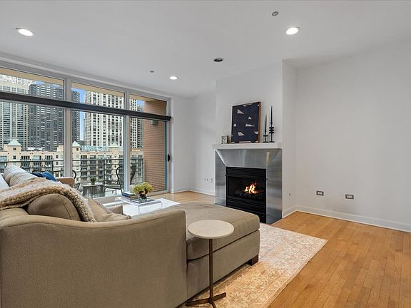 4th image of 415 E North Water St APT 801