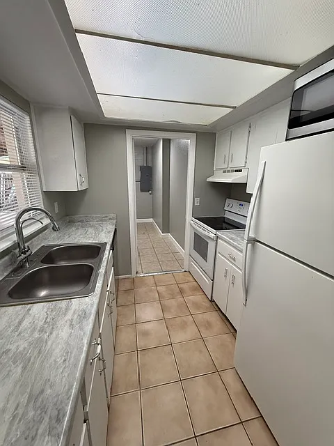 3 bed, 1103 sqft, $1,400 — Photo 4