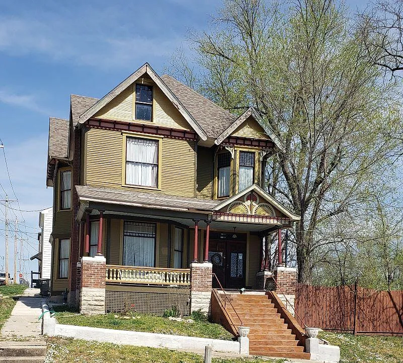 318 N 7th St