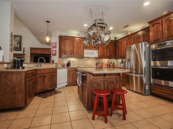 3rd image of 10521 Crawford Farms Dr