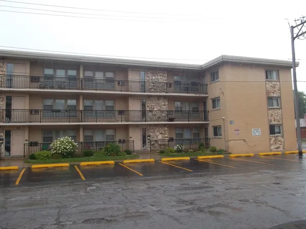11908 Gregory St APT 2, Blue Island, IL 60406