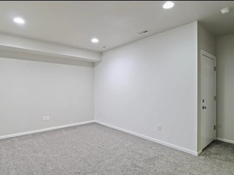 13697 Karen St — Photo 16