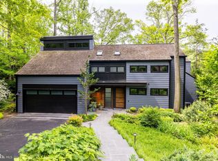 1926 Upper Lake Dr, Reston, VA 20191