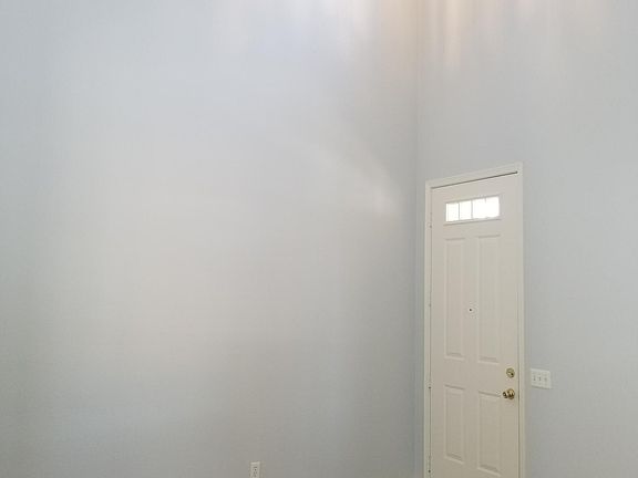 2nd image of 1802 W Kenoak Dr