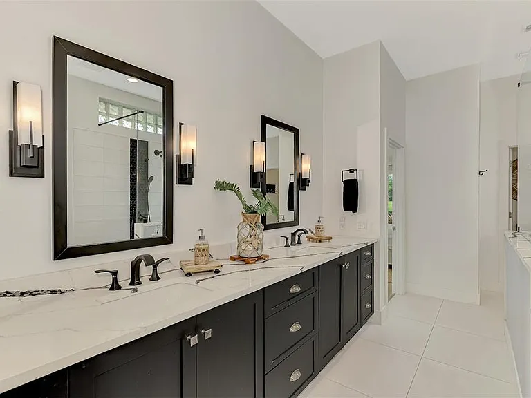 561 Fallbrook Dr — Photo 33