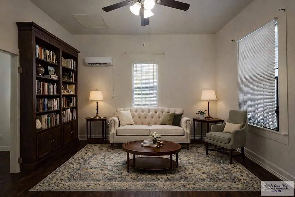 1 bed, 1.0 bath, 1092 sqft, $1,300 — Photo 3