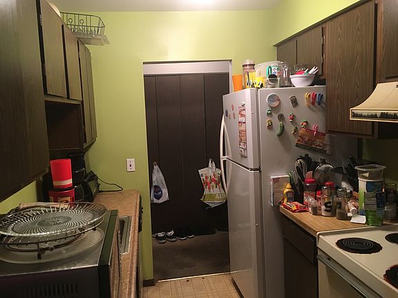 3rd image of 930 Perrie Dr APT 304