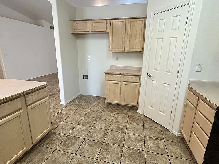 3535 Chemehuevi Blvd — Photo 10