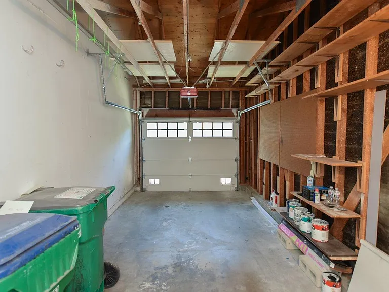 391 Stanford Ct — Photo 26