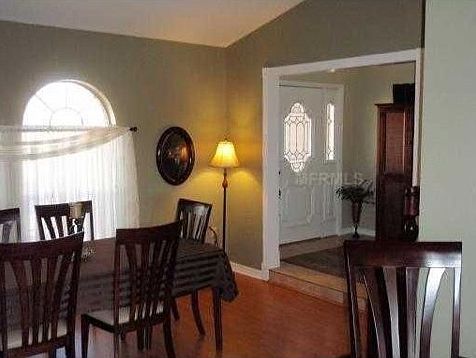 3rd image of 820 Carlton Ct