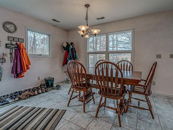 3rd image of 327 Mariners Cove Dr