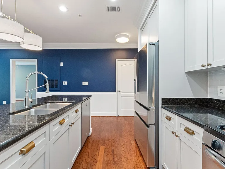 1115 Cameron St #311 — Photo 7