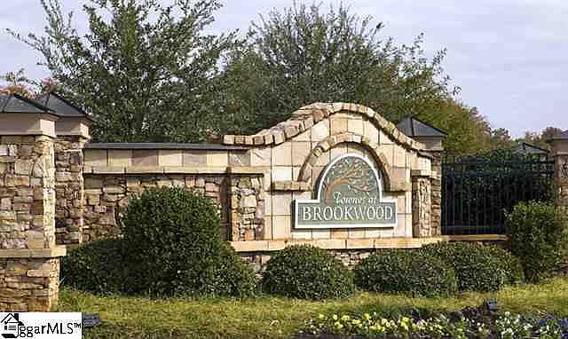 1st image of 12 Bay Springs Dr