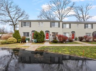 716 Graefield Ct, Birmingham, MI 48009