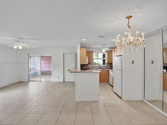 5th image of 3220 Park Ln APT A
