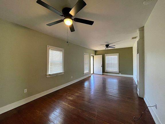 4th image of 911 S 4th St