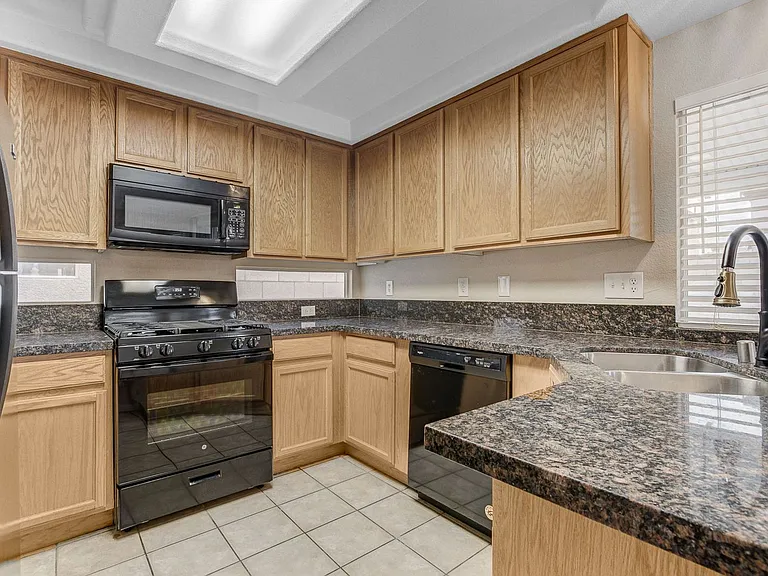10115 Lemon Thyme St — Photo 17