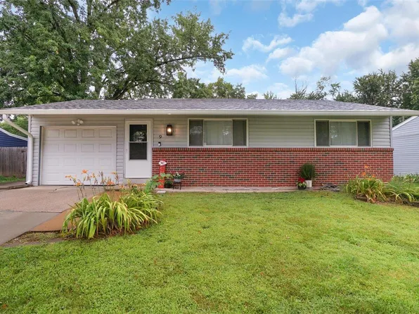 9 Meyer Ln, Wentzville, MO 63385