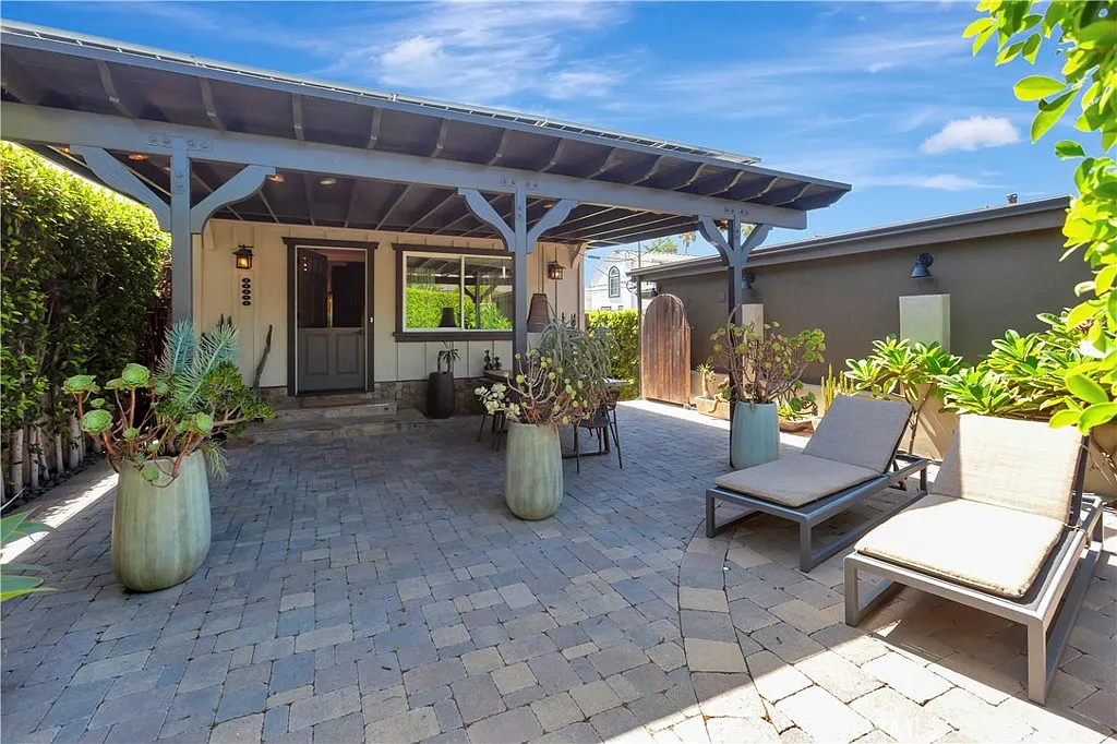 2 bed, 1008 sqft, $5,000 — Photo 3