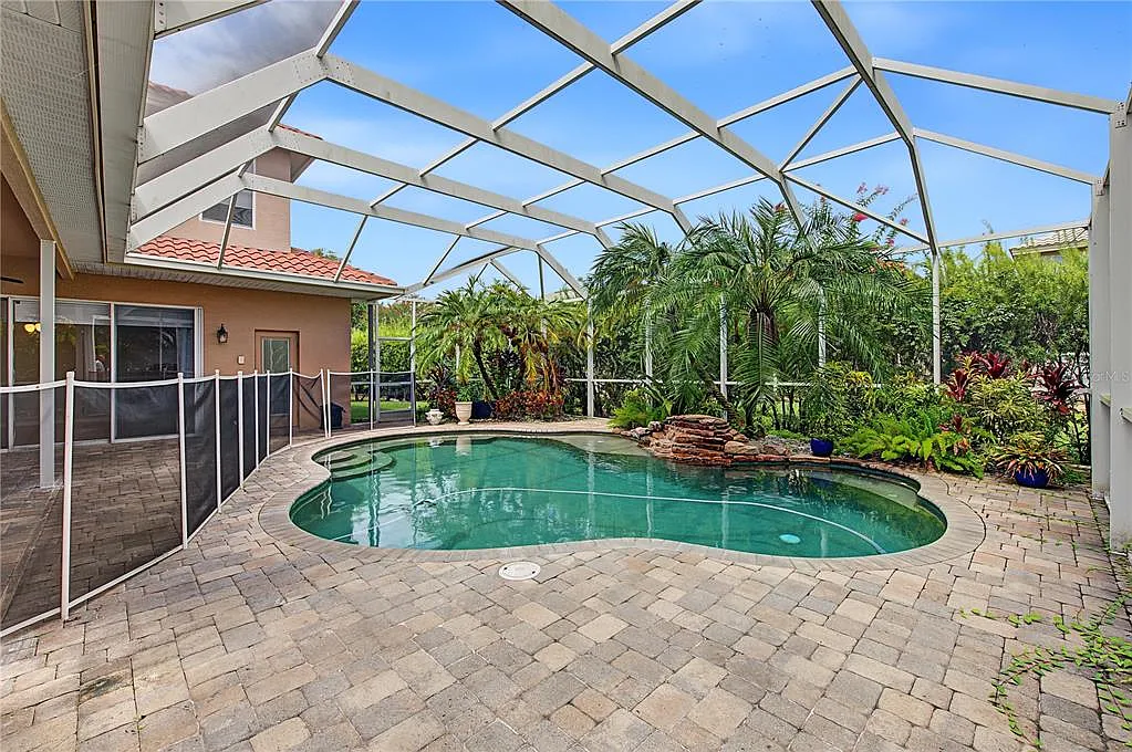 4 bed, 2.5 bath, 3148 sqft, $6,000 — Photo 3