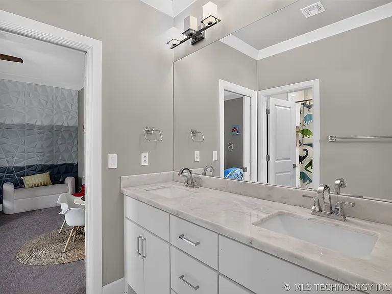 1119 W 86th Pl S — Photo 28