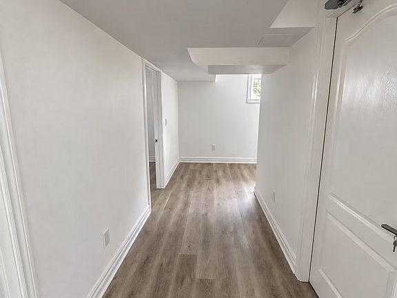 3rd image of 54 Shaunavon Heights Cres