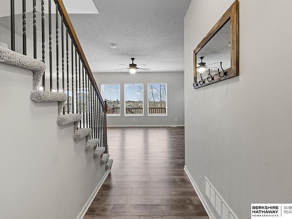 2nd image of 1808 Mesa St