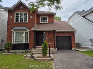 192 Windhurst Dr, Ottawa, ON K2G 6J4