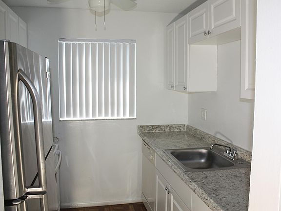 3rd image of 374 Sunshine Dr